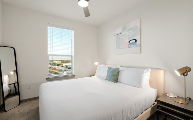 photo 2 of Arlington Upscale 2BD 2BA Apartment