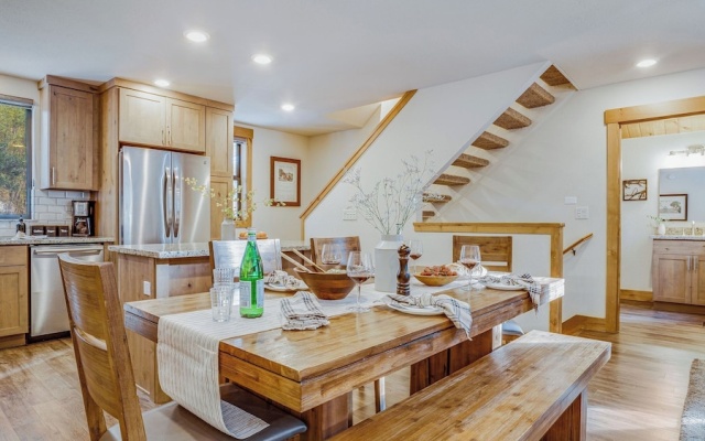 photo 2 of Arroyo by Avantstay Peaceful Mountain Townhouse w/ Large Private Balcony