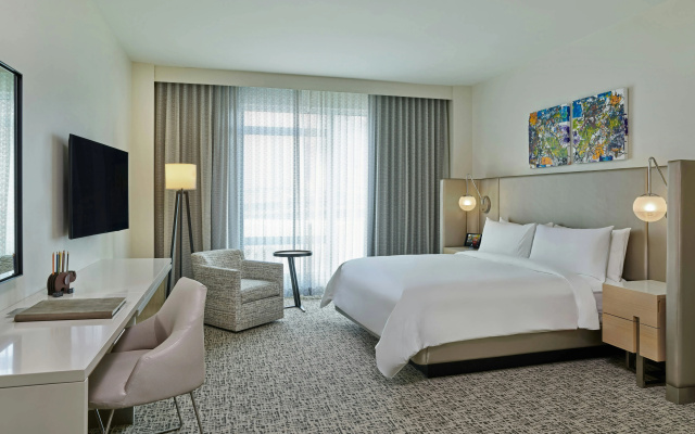photo 4 of Art Ovation Hotel, Autograph Collection