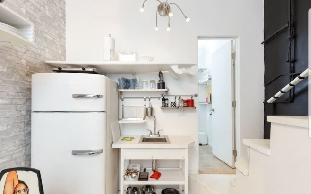 photo 4 of Artist Experience Venice Beach Studio Bedroom 1 Bathroom Apts