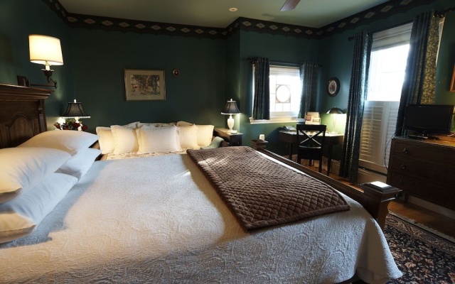 photo 4 of Ash Street Inn