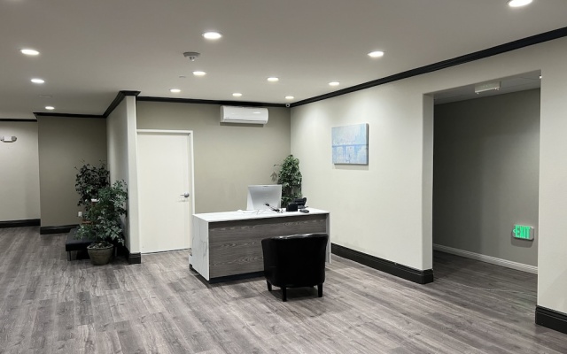 photo 2 of Aspire Inn & Suites Orange
