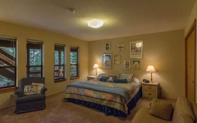 photo 5 of Atkin 4 Bedroom Holiday Home By Tahoe Truckee