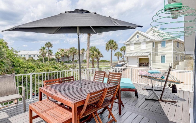 photo 5 of Atlantic Shores Getaway steps from Jax Beach Private House Pet Friendly Near to the Mayo Clinic - UNF - TPC Sawgrass - Convention Center - Shopping Malls - Under 3 Hours from DISNEY