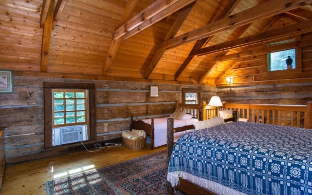 photo 4 of Aunt Babbie s Cabin in Pisgah Forest