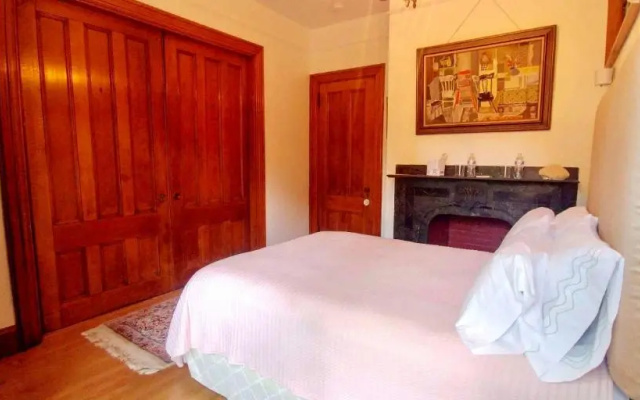 photo 3 of Austin House Inn