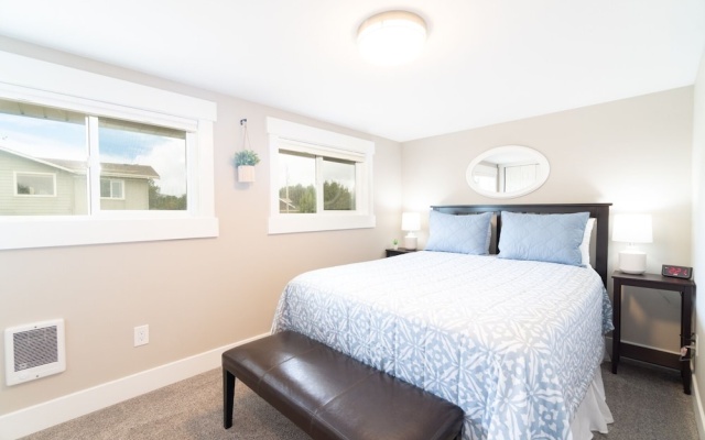 photo 5 of Avery Beach - 4 Br Home