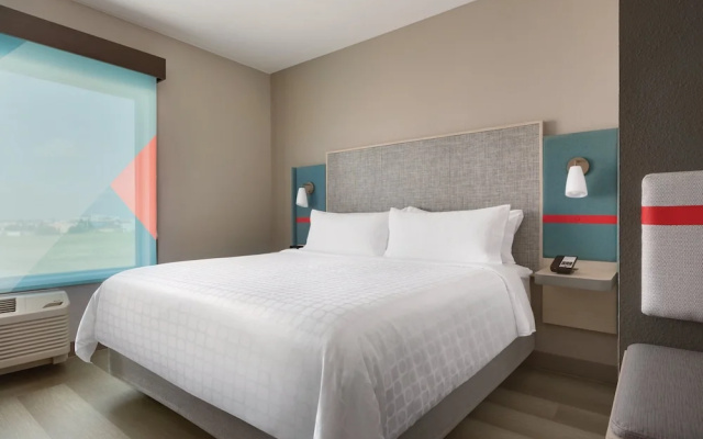 photo 4 of avid hotel Fayetteville West by IHG