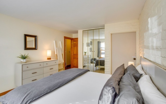 photo 3 of Avon Condo < 10 Mi to Vail & Beaver Creek!