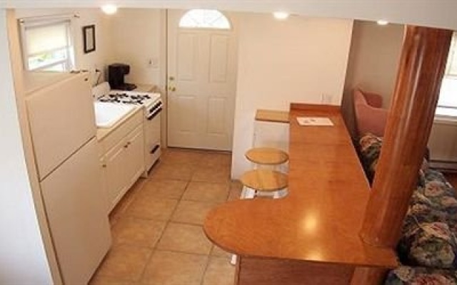 photo 3 of Avon Manor Cottage at 322
