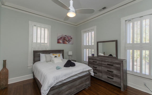 photo 2 of Award Winning 4 BR in Old Louisville