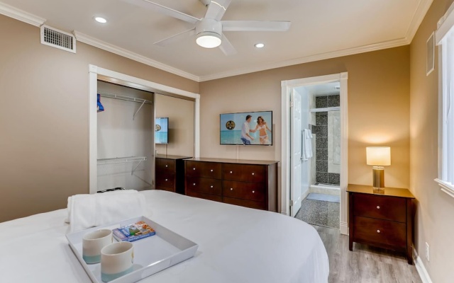 photo 3 of Awesome Family Friendly Beach Home - 1 Block To Ocean - 3BR/2BATH - Self Check In! (C1)
