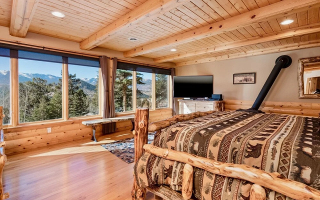 photo 2 of Awestruck Luxury Vacation At Windcliff 3 Bedroom Home by RedAwning