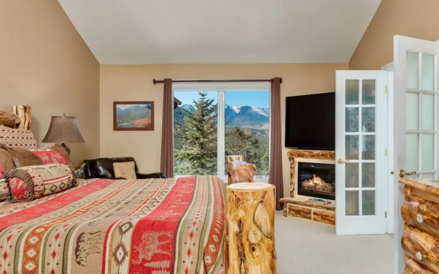 photo 4 of Awestruck Luxury Vacation At Windcliff 3 Bedroom Home by RedAwning