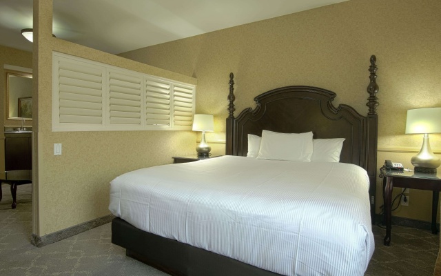 photo 3 of Azure Hotel & Suites, Trademark Collection by Wyndham