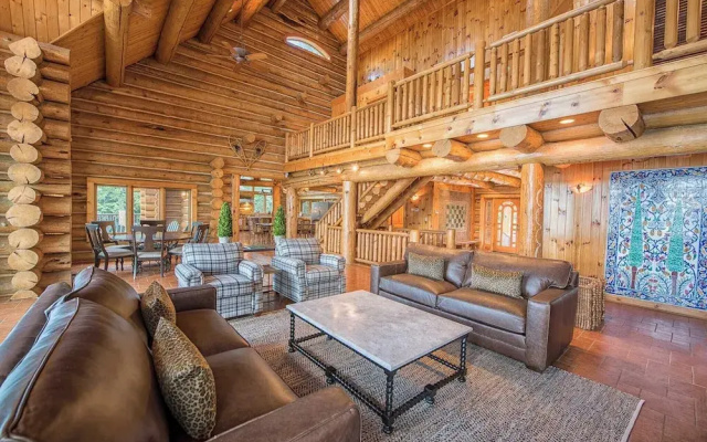 photo 2 of Azalea Retreat- The Lodge by Avantstay Best View