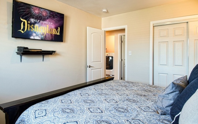 photo 3 of Babes in Toyland - 3 Br Home