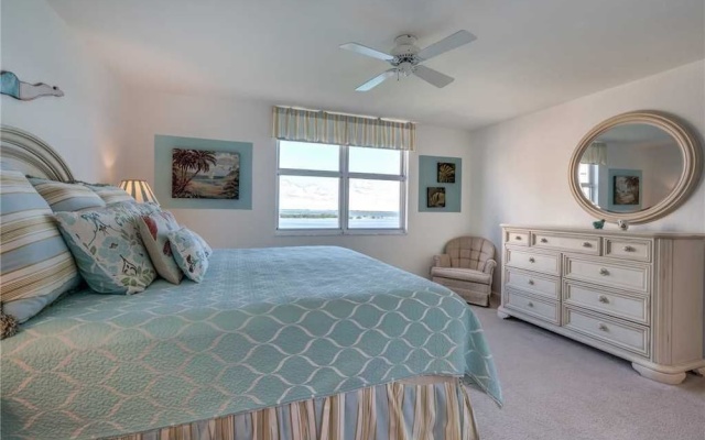 photo 3 of Bahia Vista 17881 - Two Bedroom Condo
