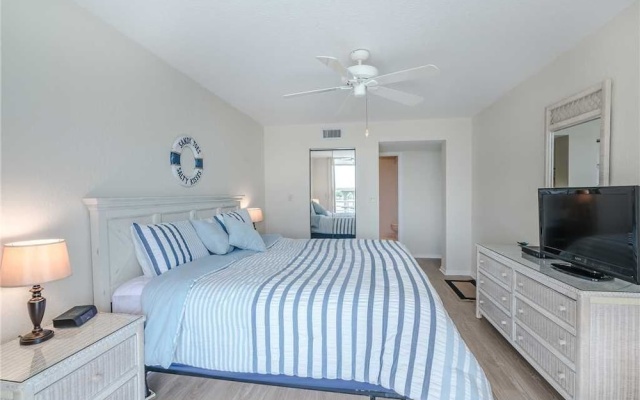 photo 4 of Bahia Vista 9518 - Two Bedroom Condo