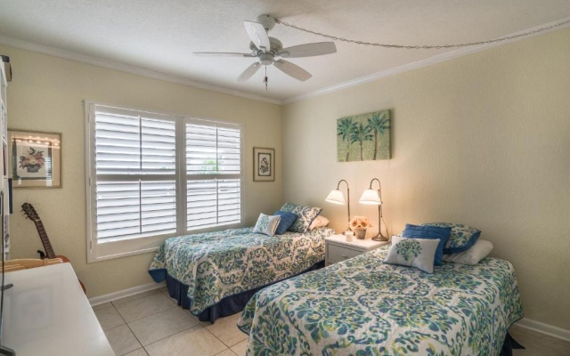 photo 3 of Bahia Vista 9-521, 2 Bedrooms, Heated Pool, Spa, Sleeps 4, Near Beach