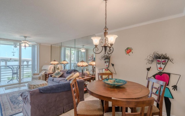 photo 4 of Bahia Vista 9-521 by Distinctive Beach Rentals