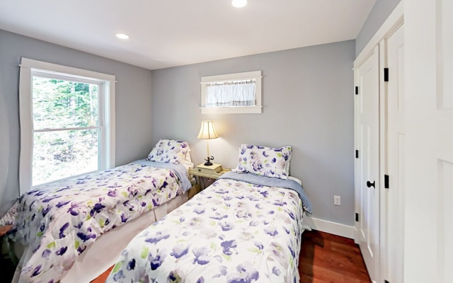 photo 3 of Bar Harbor Cottage 2 Bedrooms 1 Bathroom Cottage