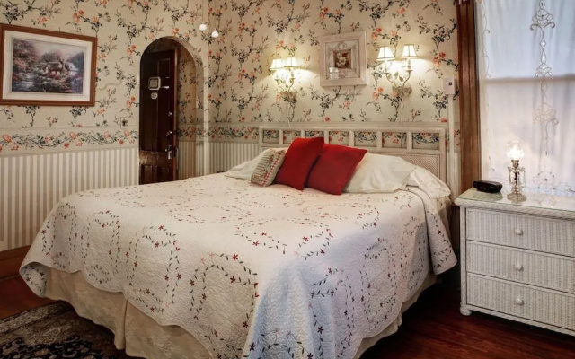 photo 4 of Barrister's Bed & Breakfast