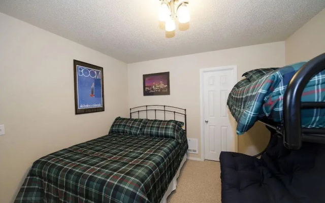 photo 4 of Base 9