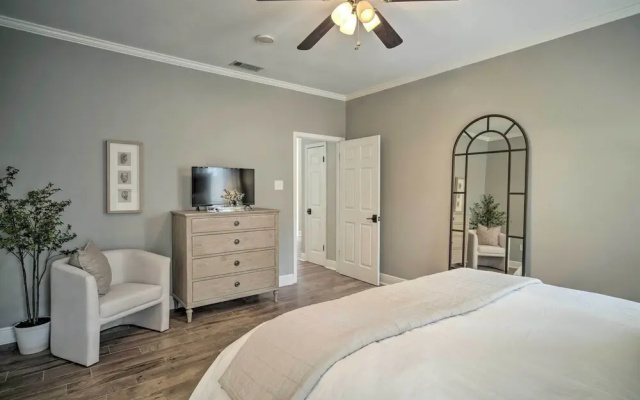photo 5 of Baton Rouge Game Day House w/ Chic Yard Space
