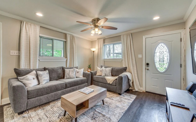 photo 2 of Baton Rouge Home w/ Private Patio: 2 Mi to Lsu!