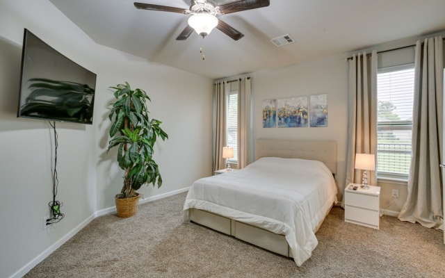 photo 4 of Baton Rouge Vacation Rental: 5 Mi to Lsu!