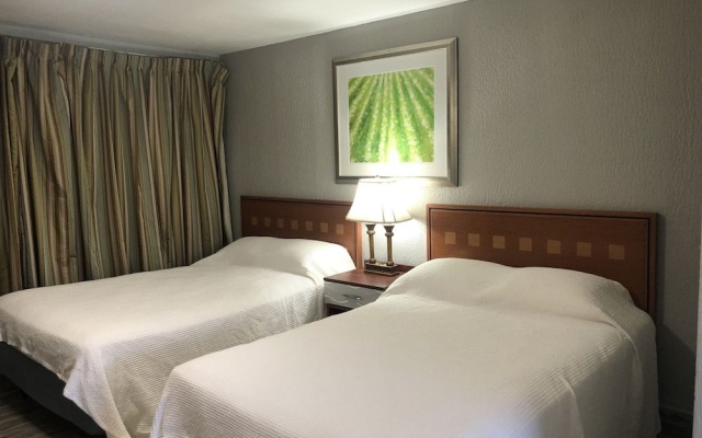 photo 5 of Bay Breeze Inn Bradenton Downtown