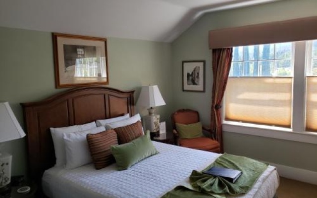 photo 2 of Bayberry Inn B&B