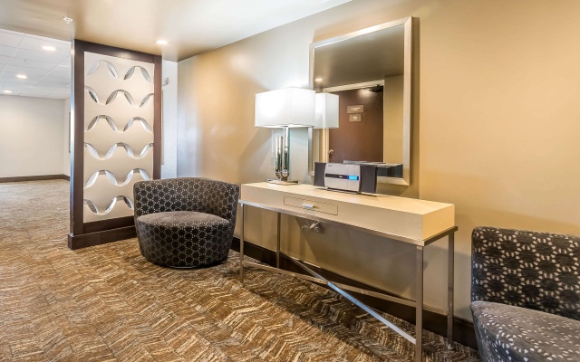 photo 4 of Comfort Inn & Suites Lexington - Hamburg I-75
