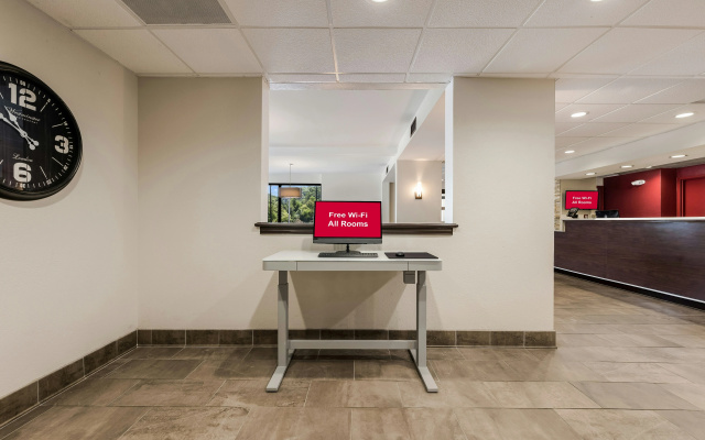 photo 2 of Red Roof Inn Birmingham South