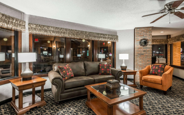 photo 2 of Baymont by Wyndham Cambridge