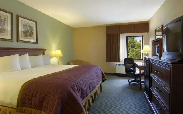 photo 5 of Baymont Inn & Suites Cherokee Smoky Mountains