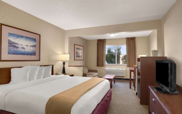 photo 4 of Baymont by Wyndham Golden/Red Rocks