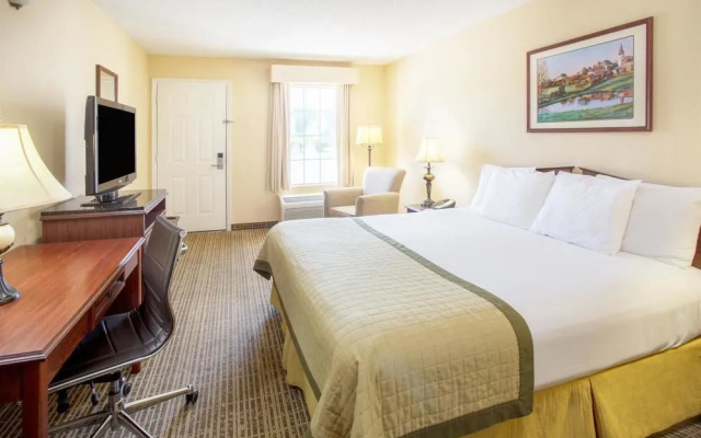 photo 3 of Baymont Inn & Suites Dunn