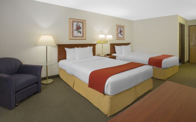 photo 2 of Baymont Inn & Suites Freeport
