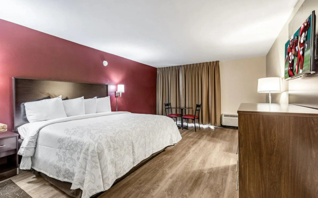 photo 3 of Red Roof Inn PLUS+ & Suites Houston - IAH Airport SW