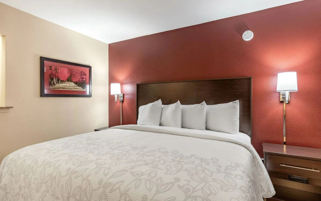 photo 4 of Red Roof Inn PLUS+ & Suites Houston - IAH Airport SW