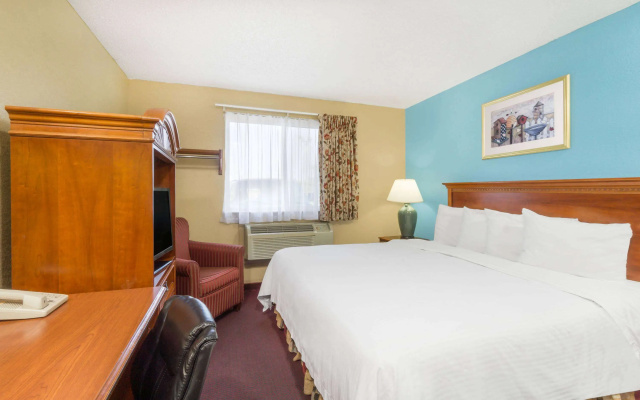 photo 3 of Baymont by Wyndham Huber Heights Dayton