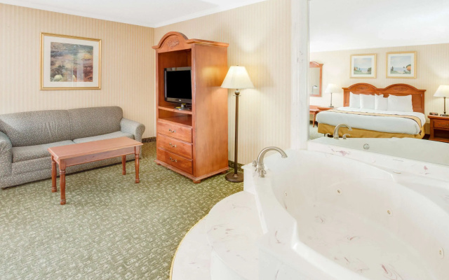 photo 2 of Kalamazoo Hotel