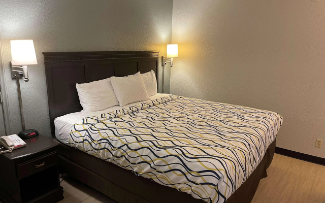 photo 4 of SureStay Plus Hotel by Best Western Durham Medical Center