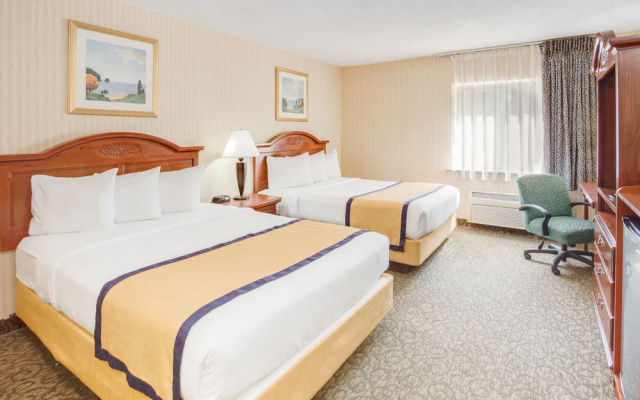 photo 3 of Baymont Inn & Suites Kalamazoo East