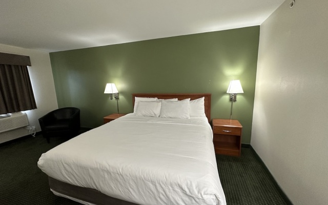 photo 3 of College Inn