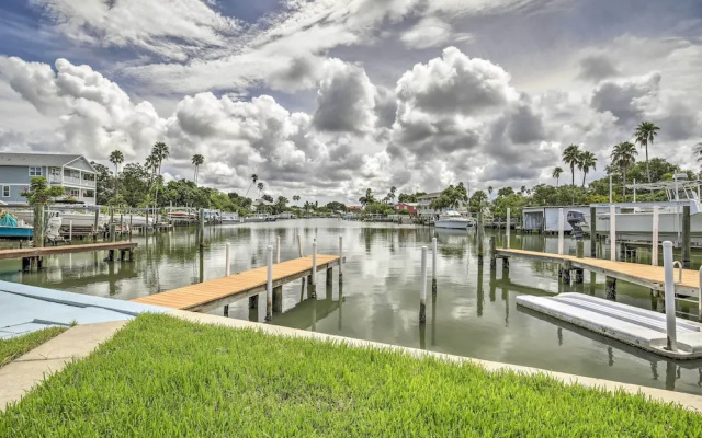photo 4 of Bayside Pad w/ Pool Access & Dock: 1/2 Mi to Beach