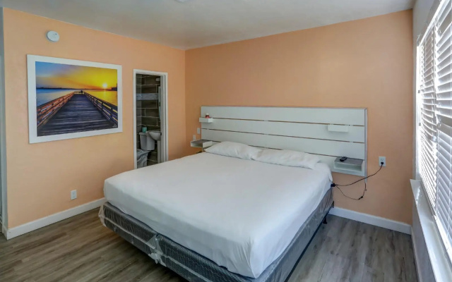 photo 5 of Beach and Town Motel