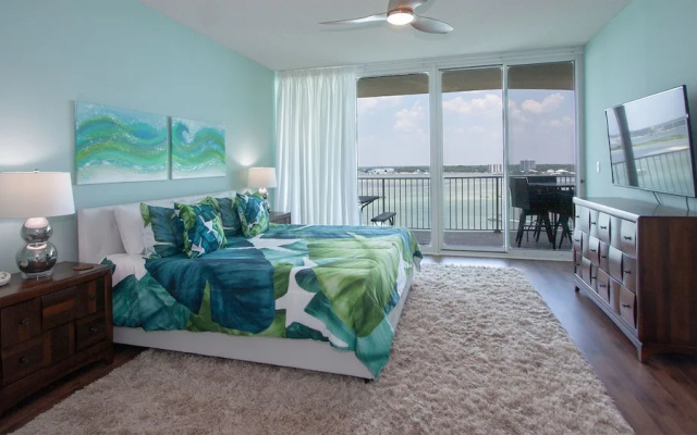 photo 3 of Beach Condo Overlooking the Bay - Unit Crb0806